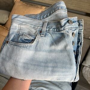 NWT women’s Old Navy “High Waisted Slouchy Straight” button fly jeans size 14